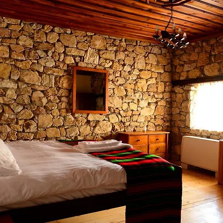 Hotel Macedonian Village & 3*