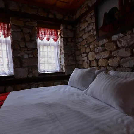 Hotel Macedonian Village & 3*